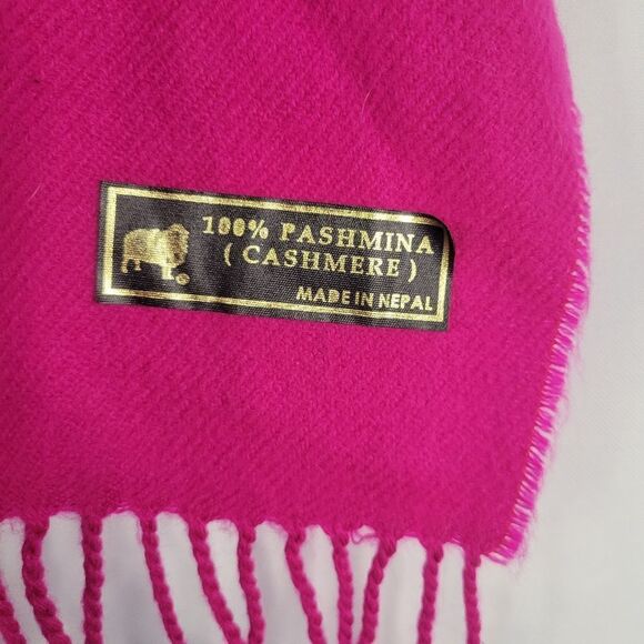 Cerise Pink Cashmere Wool Scarf - Picture 5 of 6